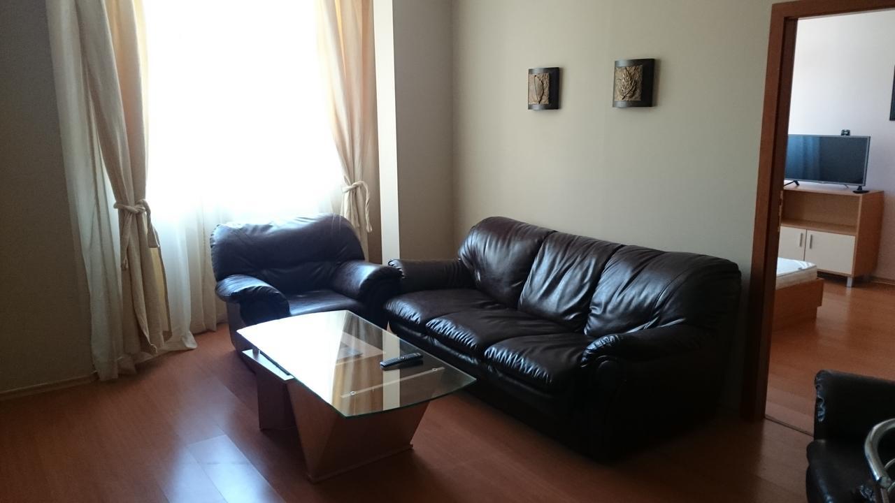 Tes Flora Apartment