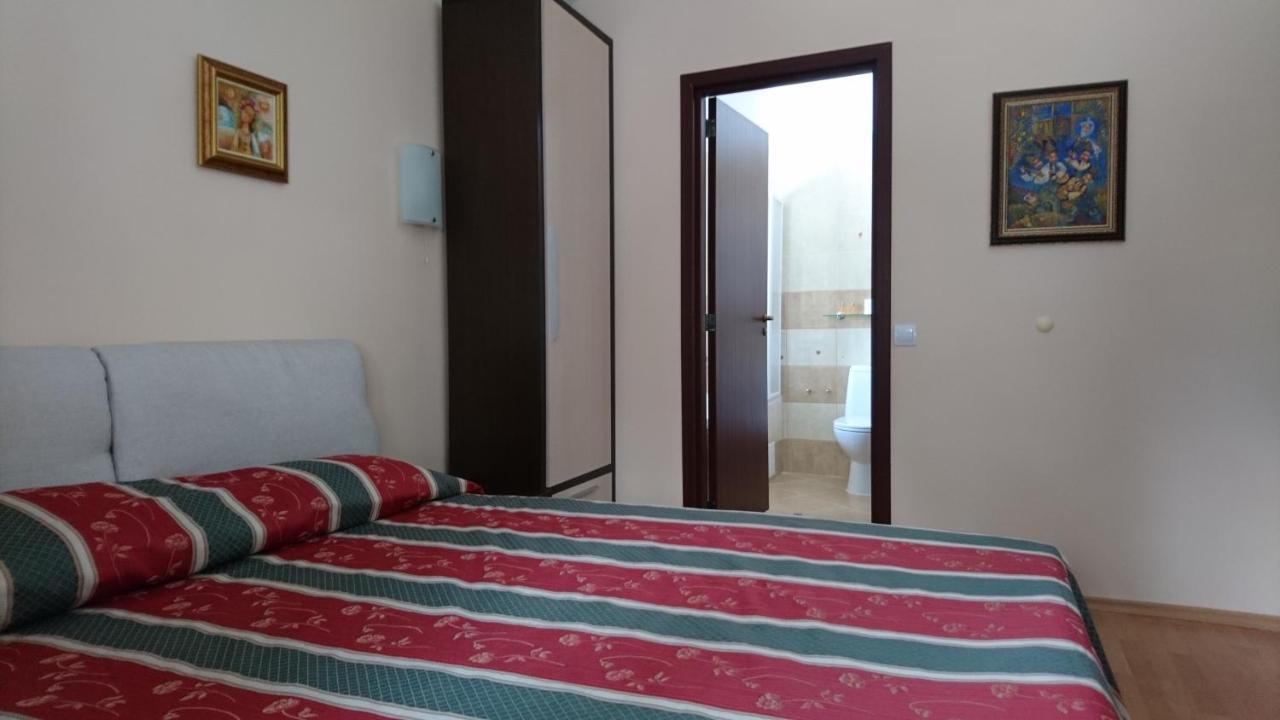 Apartment Tes Flora